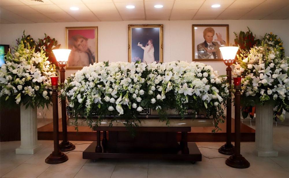 arreglos florales blancas
